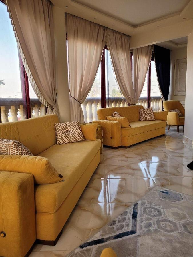 مون لايت Moon Light 'Ezbet Sa'di Mugawir